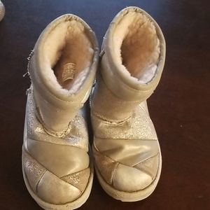 UGG BOOTS SILVER